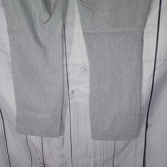 Joe B Gray Cropped Pants with Zipper Pockets - Picture 9 of 10